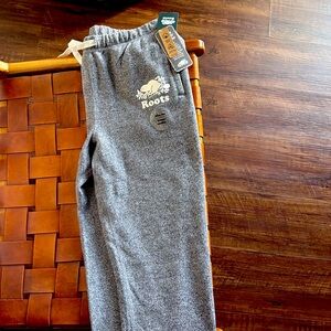 NWT Women’s Roots organic original slim cuff sweatpant size M